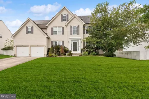 805 Galleria Dr, Williamstown, NJ 08094