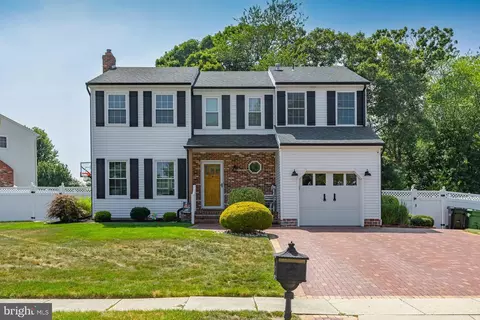 9 Langley Dr, Sewell, NJ 08080