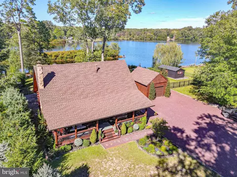 3010 S Shore Dr, Williamstown, NJ 08094