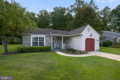60 Lakebridge Dr, Deptford, NJ 08096