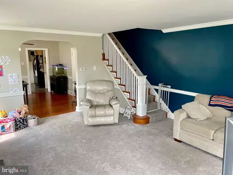 Living - 32 Linden Ave, Pitman, NJ 08071 photo 1 of 1