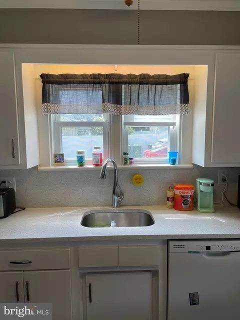 Kitchen - 32 Linden Ave, Pitman, NJ 08071 photo 4 of 6