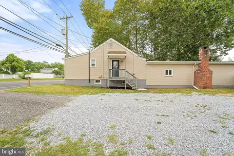 317 Delaware St, West Deptford, NJ 08086