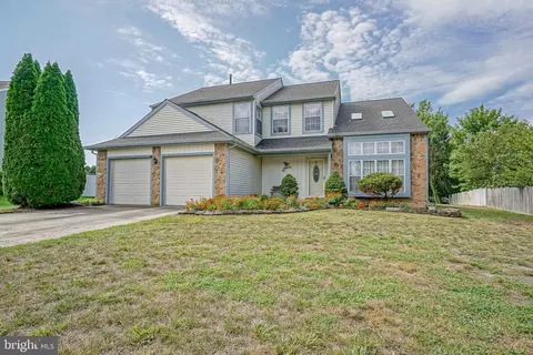 4 Saddlebrook Dr, Sewell, NJ 08080