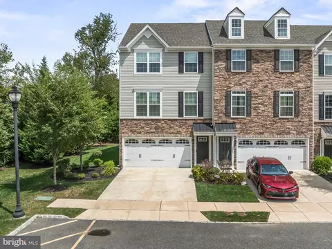 40 Peacock Cir, Sewell, NJ 08080