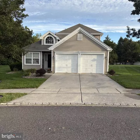 12 Maple Leaf Cir, Sewell, NJ 08080