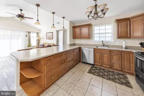 Kitchen - 532 Key West Dr, Williamstown, NJ 08094 photo 2 of 3