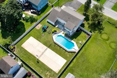 109 Chestnut St, Swedesboro, NJ 08085