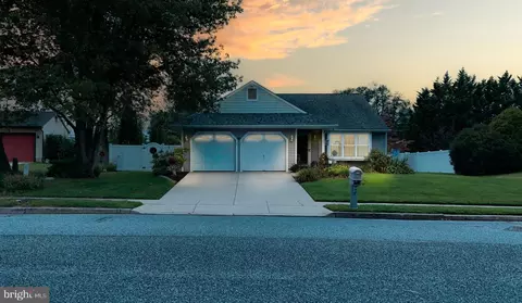 17 Oakton Dr, Mantua, NJ 08051