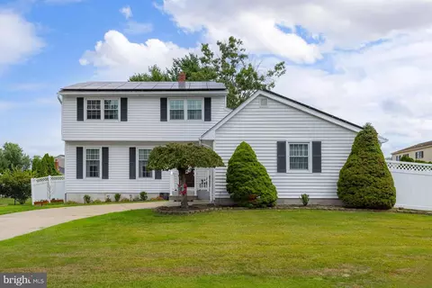 157 Golfview Dr, Sewell, NJ 08080