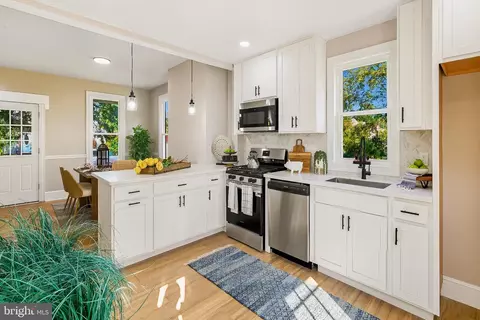 153 Maple St, Clayton, NJ 08312