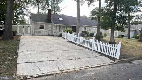 1412 Johanna Ct, Williamstown, NJ 08094