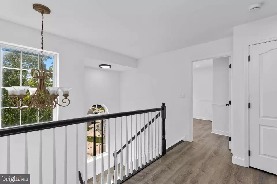 Entry Way - 1091 Buckingham Dr, West Deptford, NJ 08086 photo 5 of 14