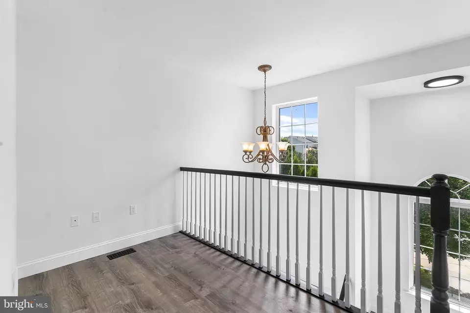 Entry Way - 1091 Buckingham Dr, West Deptford, NJ 08086 photo 6 of 14