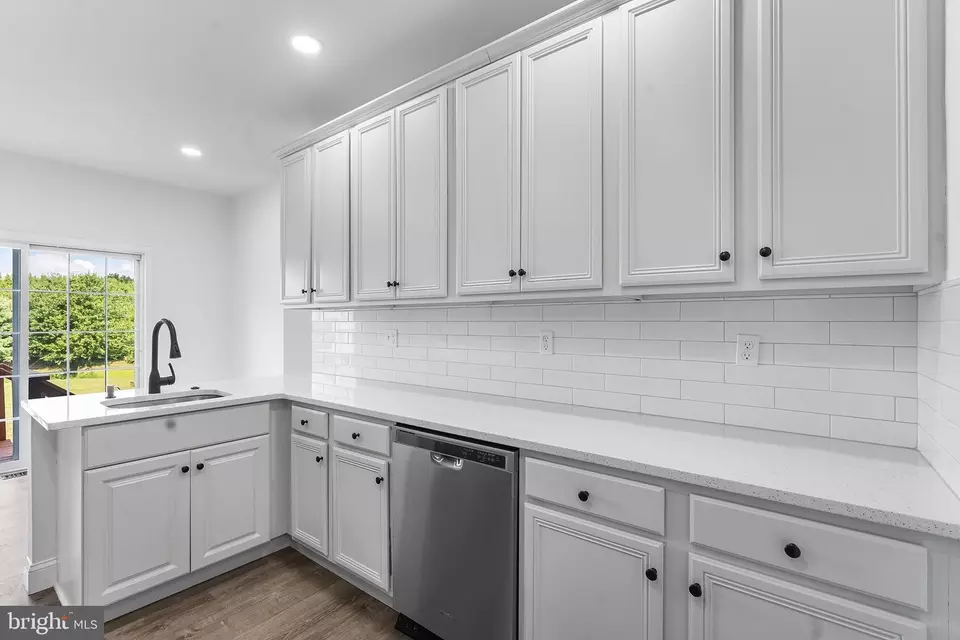 Kitchen - 1091 Buckingham Dr, West Deptford, NJ 08086 photo 2 of 2