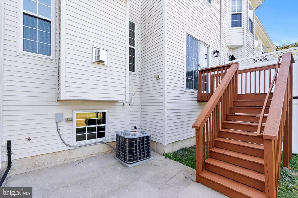 Exterior - 1091 Buckingham Dr, West Deptford, NJ 08086 photo 5 of 9