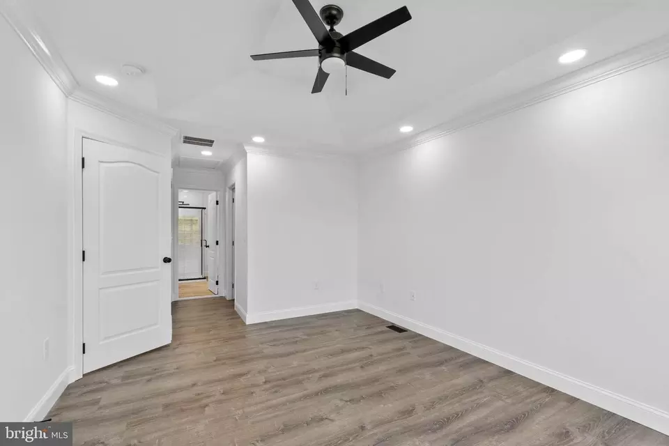 Entry Way - 1091 Buckingham Dr, West Deptford, NJ 08086 photo 8 of 14