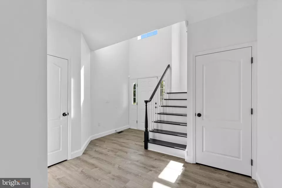 Entry Way - 1091 Buckingham Dr, West Deptford, NJ 08086 photo 13 of 14