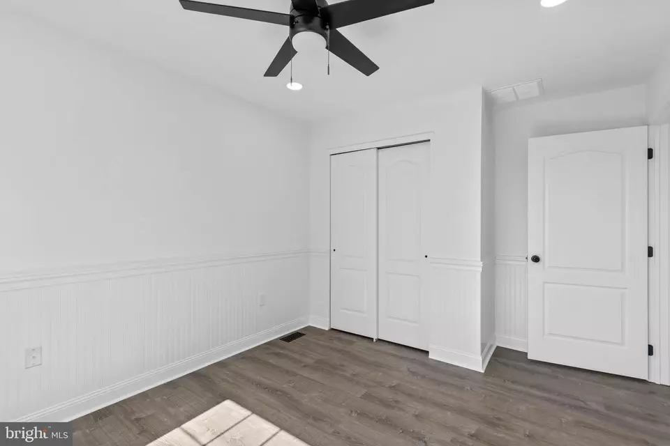Entry Way - 1091 Buckingham Dr, West Deptford, NJ 08086 photo 11 of 14