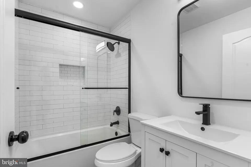 Bath - 1091 Buckingham Dr, West Deptford, NJ 08086 photo 3 of 3