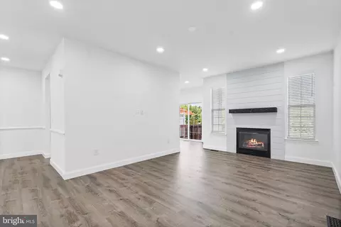 Living - 1091 Buckingham Dr, West Deptford, NJ 08086 photo 1 of 5