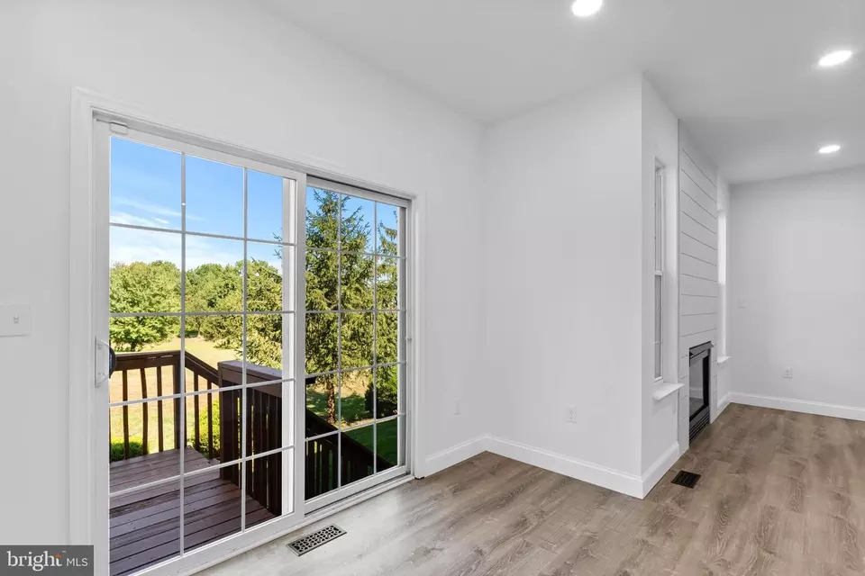 Entry Way - 1091 Buckingham Dr, West Deptford, NJ 08086 photo 3 of 14