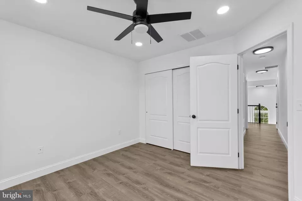 Entry Way - 1091 Buckingham Dr, West Deptford, NJ 08086 photo 9 of 14
