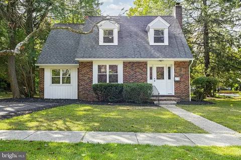8 W Buttonwood St, Wenonah, NJ 08090