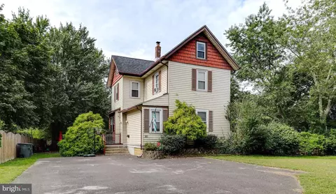 20 Deptford Rd, Glassboro, NJ 08028