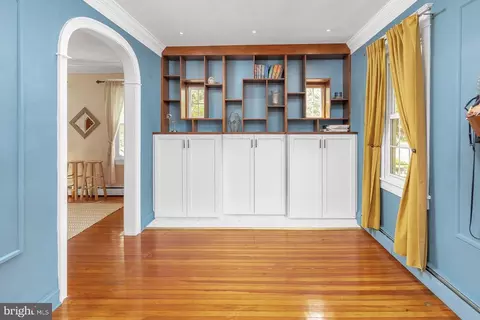 Entry Way - 135 Colonial Ave, Pitman, NJ 08071 photo 1 of 1
