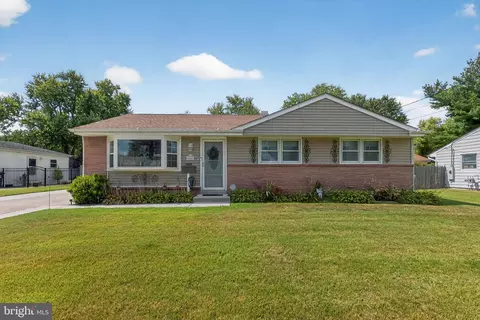 606 Devonshire Dr, Sewell, NJ 08080