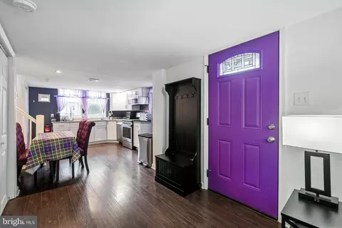 Entry Way - 143 8th Ave, Pitman, NJ 08071 photo 2 of 9