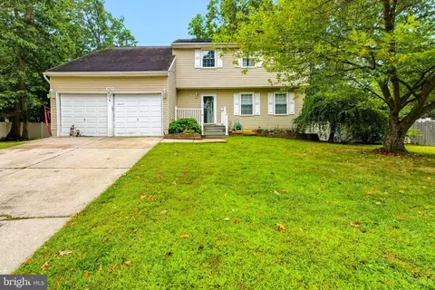 120 Hemlock Dr, Williamstown, NJ 08094