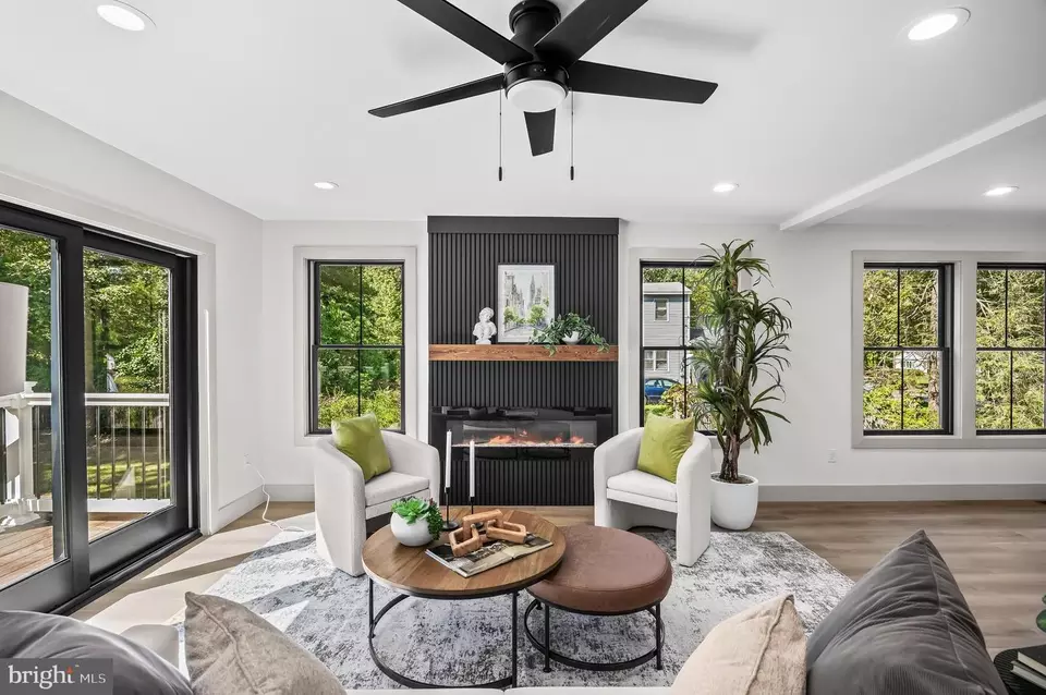 Living - 261 Wenonah Way, Wenonah, NJ 08090 photo 2 of 2