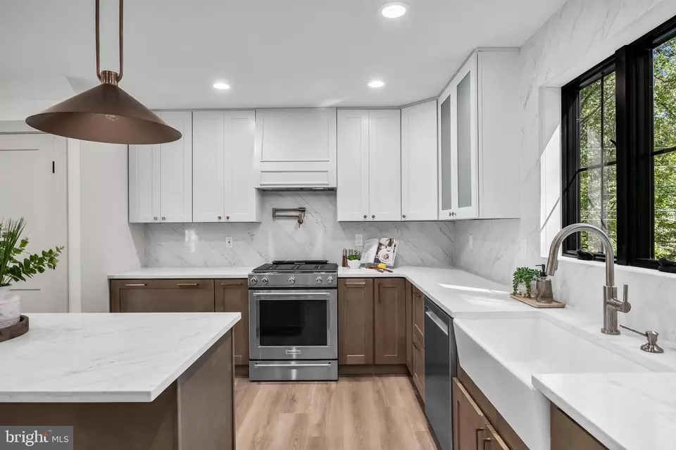 Kitchen - 261 Wenonah Way, Wenonah, NJ 08090 photo 4 of 5