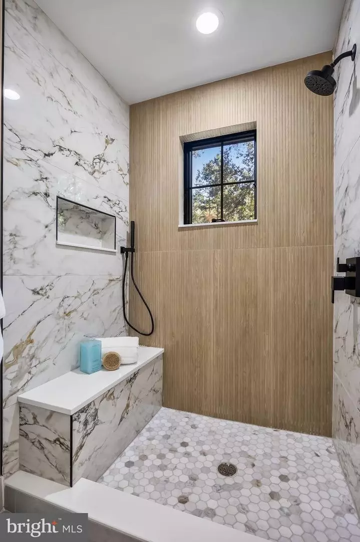 Bath - 261 Wenonah Way, Wenonah, NJ 08090 photo 5 of 5