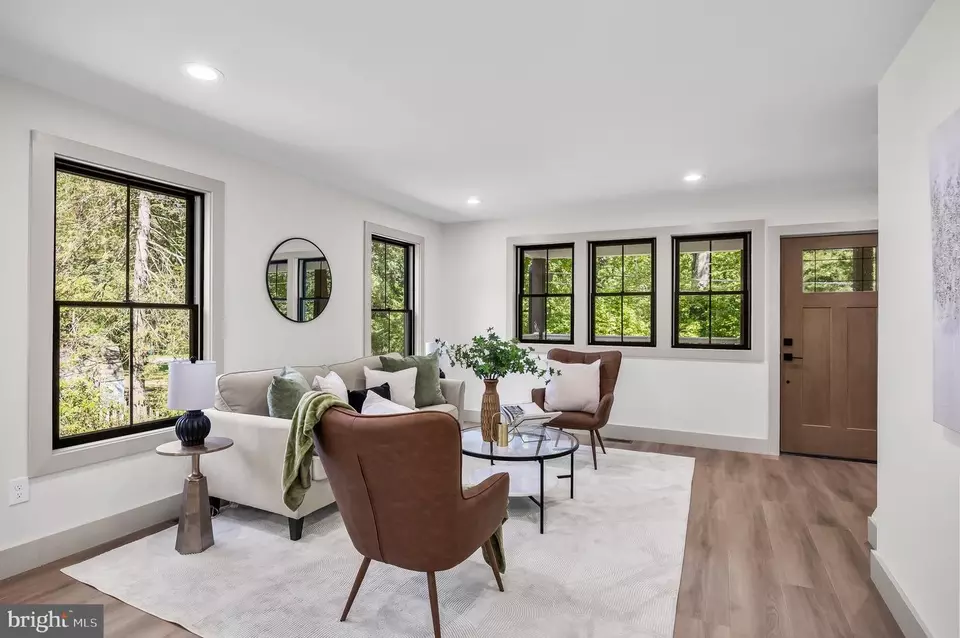 Living - 261 Wenonah Way, Wenonah, NJ 08090 photo 1 of 2