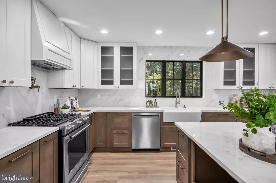 Kitchen - 261 Wenonah Way, Wenonah, NJ 08090 photo 3 of 5