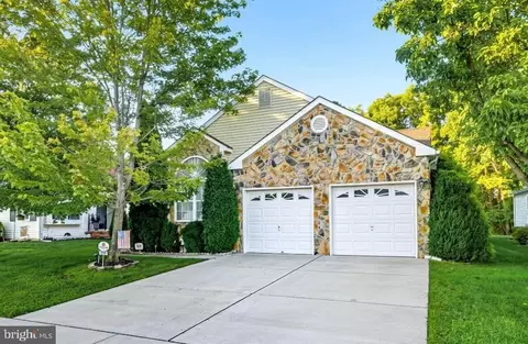 624 Riviera Dr, Williamstown, NJ 08094