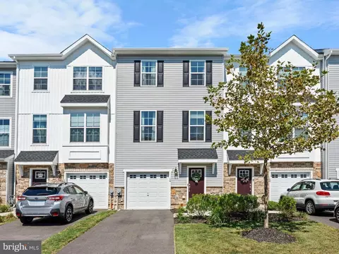 14 Aviary, West Deptford, NJ 08086