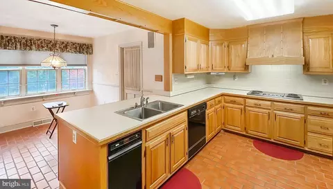 552 Hereford Ln, Mickleton, NJ 08056 photo 9