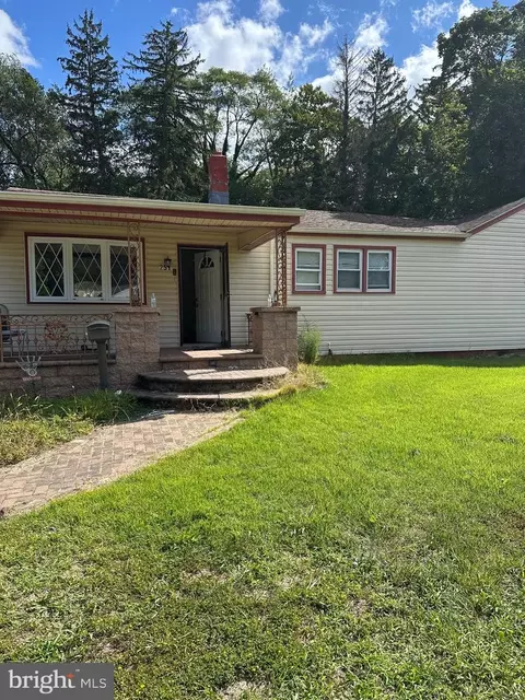 251 Novack Dr, Clayton, NJ 08312