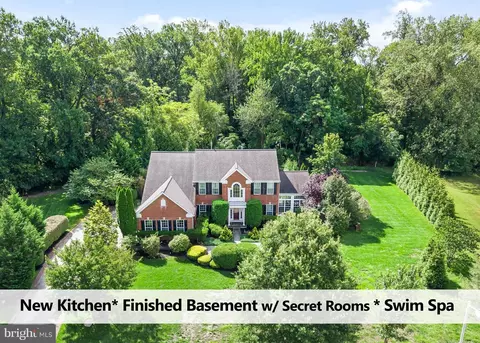 27 Kristen Ln, Mantua, NJ 08051