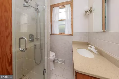 Bath - 102 Colonial Ave, Pitman, NJ 08071 photo 1 of 1