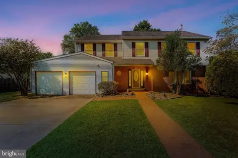 55 Twin Ponds Dr, Sewell, NJ 08080