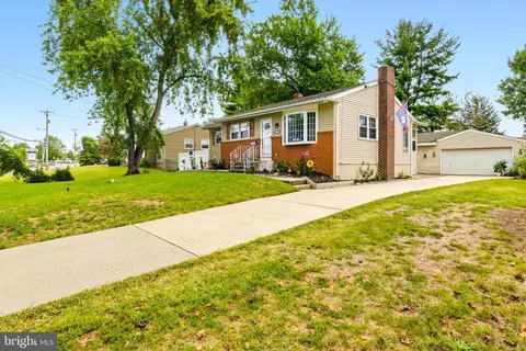 130 Greentree Rd, Blackwood, NJ 08012