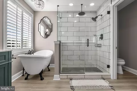 Bath - 206 Sullivan Dr, Mickleton, NJ 08056 photo 3 of 5