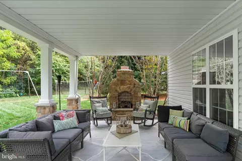 Exterior - 206 Sullivan Dr, Mickleton, NJ 08056 photo 6 of 10
