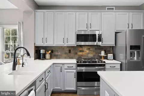 Kitchen - 206 Sullivan Dr, Mickleton, NJ 08056 photo 3 of 6