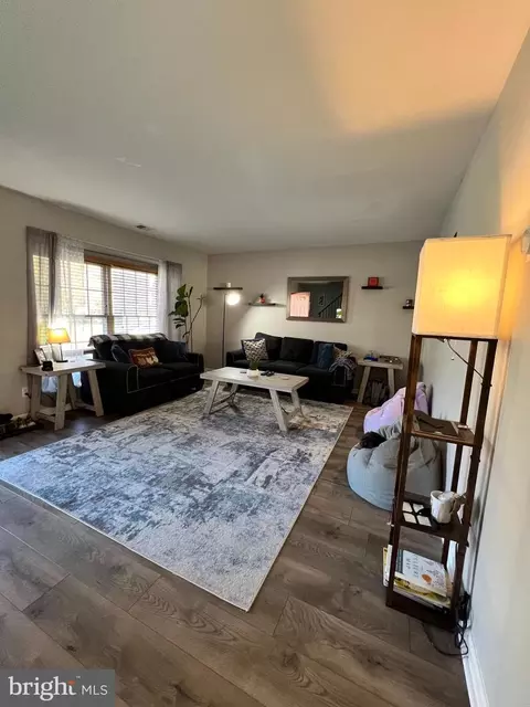 8 Barry Dr, Mantua, NJ 08051
